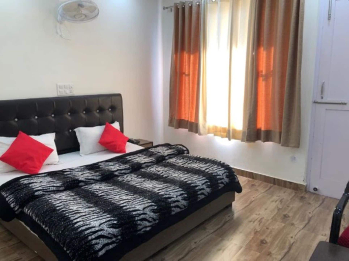 Room 4, Hotel Gliders Inn, Kangra