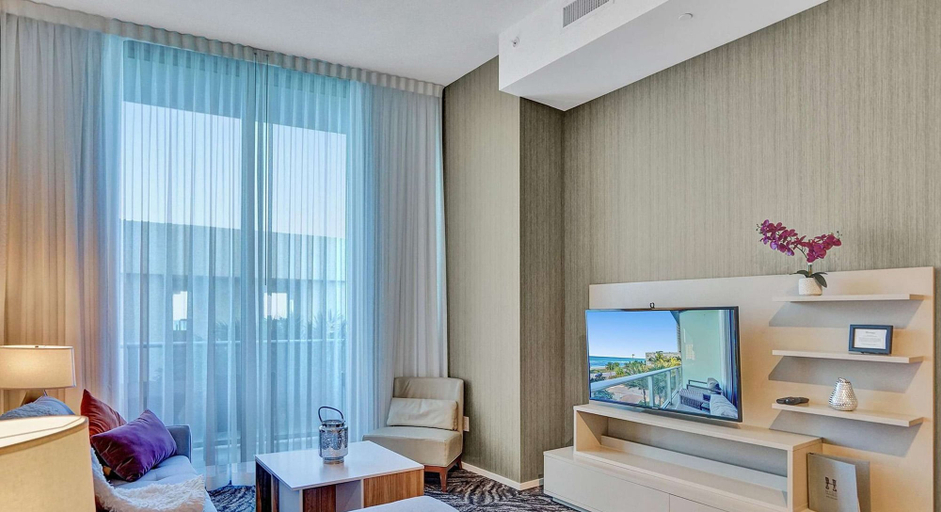 Room 4, Cozy Apartment -balcony Beachfront Resort, Broward