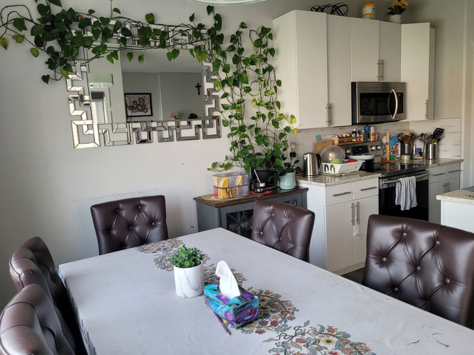 Dining room 3, Rapperswill Serenity, Division No. 11