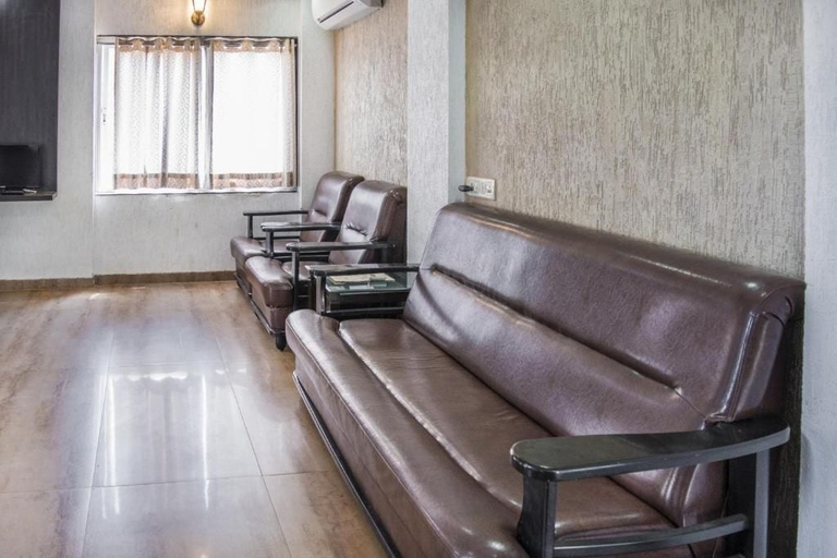 Living area, Reveridge Skyinn 6BH Bungalow, Satara