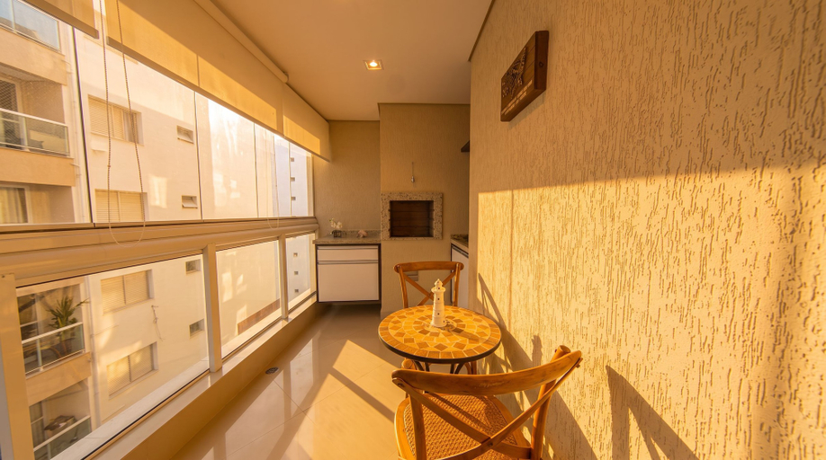 Room 5, Apto c Churrasqueira a 220m - Praia Pitangueiras, Guarujá