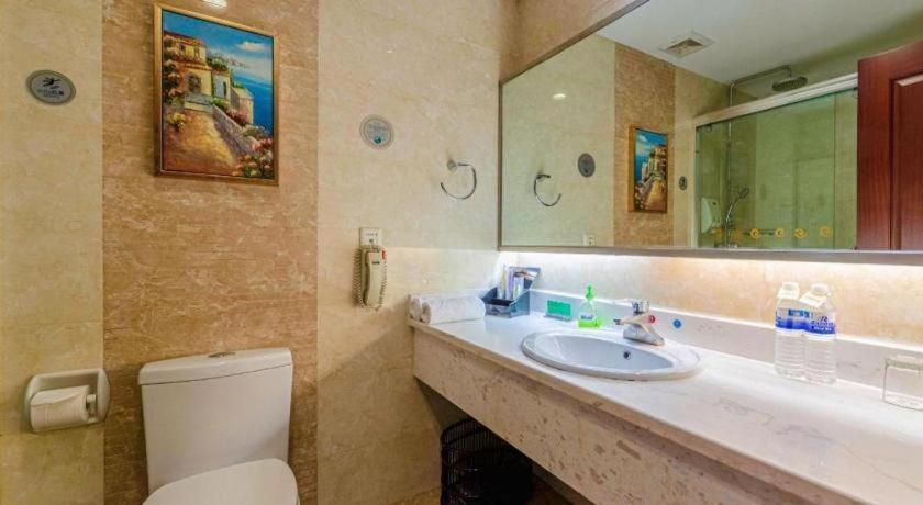 Bathroom 4, Qingdao Chengyang Detai Hotel, Qingdao