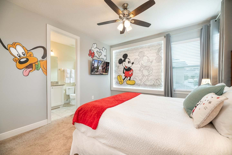 Room 3, Encore 6BR Home, Pool & Game Room, Near Disney, Osceola