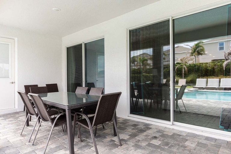 Outdoor dining, The Themepark Palace With Home Theater at Encore, Osceola