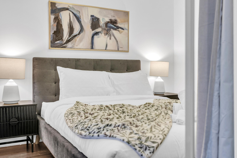 Room 1, Harbourfront Retreat Near the Waterfront, Toronto
