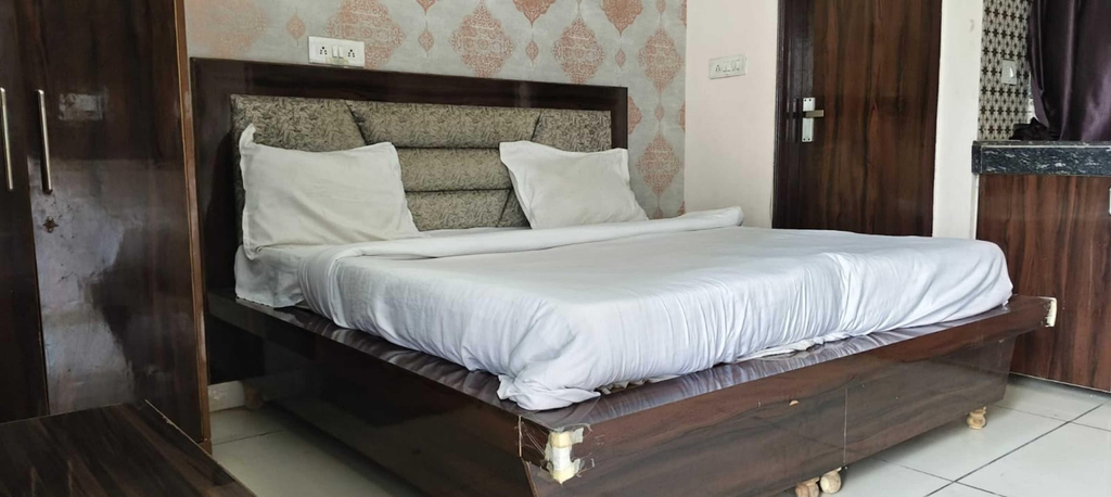 Room 5, The Hamlet Hotel, Gautam Buddha Nagar
