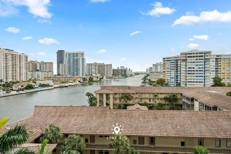 Room 3, Peaceful Bay View Apartment Near Beach, Broward