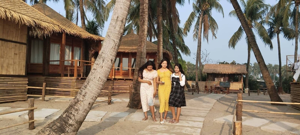 Property grounds 4, Dokhin Hawa Beach Resort, Saint Martin's, Maungtaw