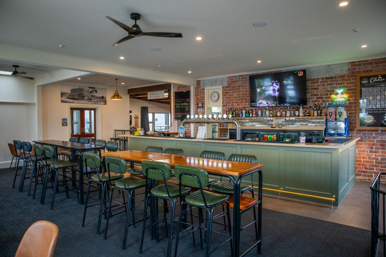 Food & Drinks 4, Makikihi Country Hotel, Waimate