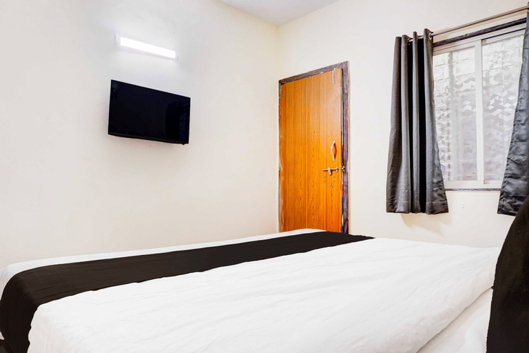 Room 2, Townhouse Oak Sankaramatam Road, Visakhapatnam