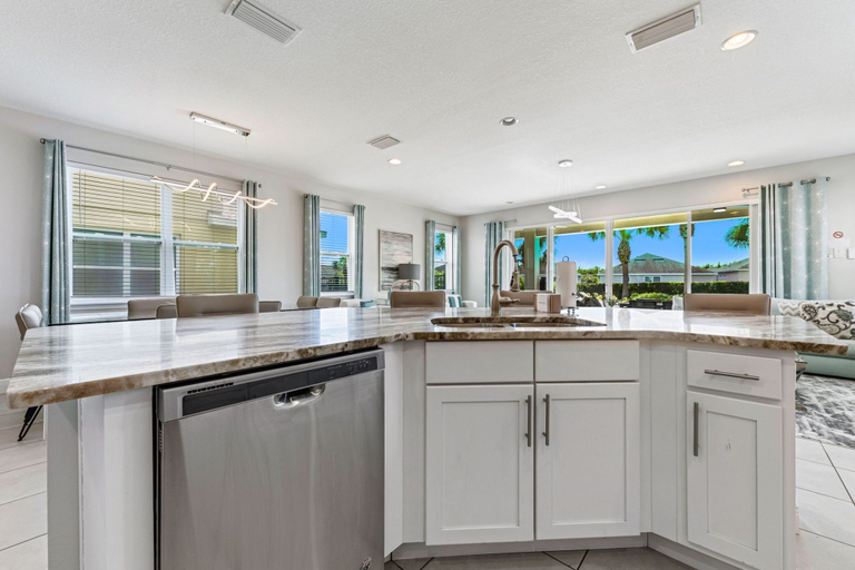 Private kitchen 5, Airy House With Private Pool in Encore, Osceola