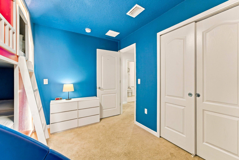 Room 4, Family Dream Home Pool Arcade Slide Bed 2472, Osceola