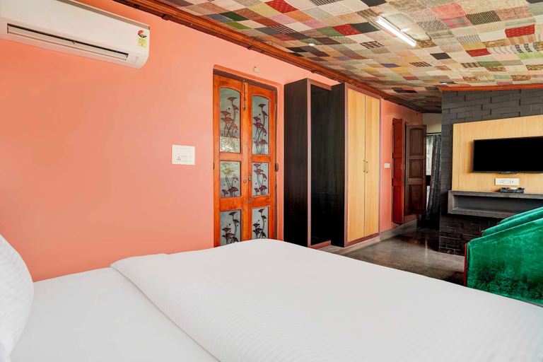 Room 2, Townhouse Oak Varanasi Ganga Ghat, Varanasi