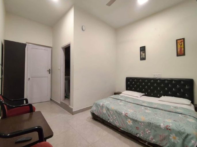 Room 2, Hotel Gliders Inn, Kangra