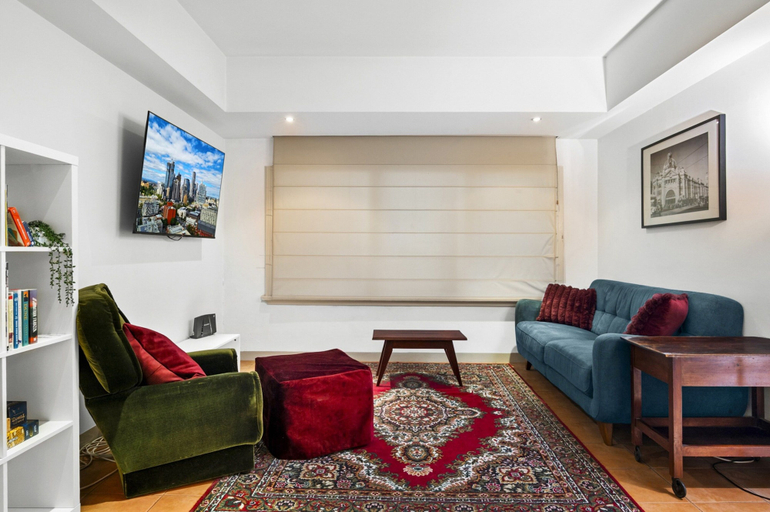 Living room 2, Melbourne 1-bed Apartment Flinders Street, Melbourne