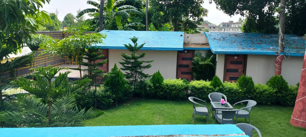 Outdoor dining 5, 7 Heaven Hotel & Restro, Rohtas
