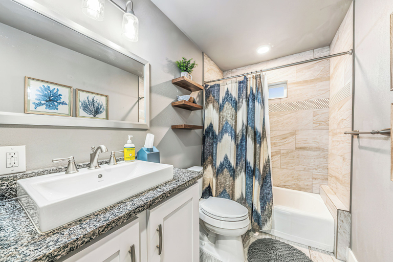 Bathroom 2, Gruene Road Cottage, Comal