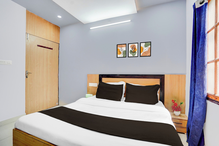 Room 4, OYO Hotel O Gomti Nagar Near Amity, Lucknow
