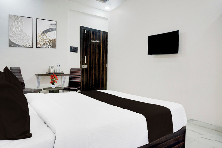 Room 3, Townhouse Hinjewadi Corporate Stays, Pune