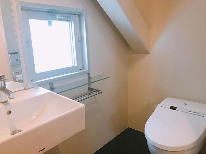 Bathroom 4, Fleg Higashi Azabu, Minato