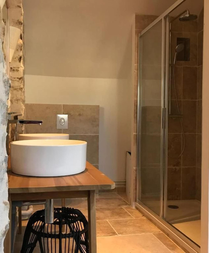 Bathroom 5, Maison Templiere, Yonne