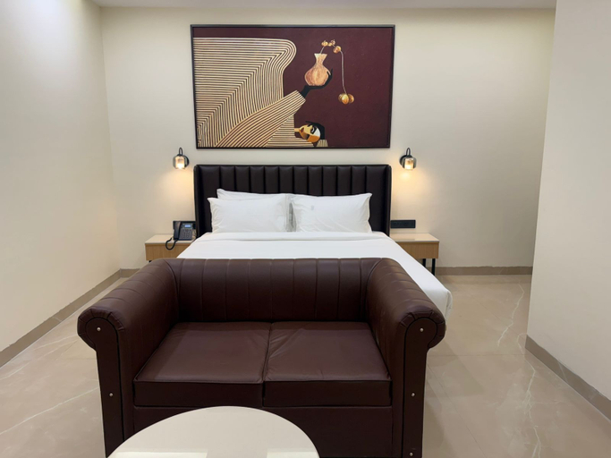 Room 3, Saltstayz Premier Noida Sector 135, Gautam Buddha Nagar