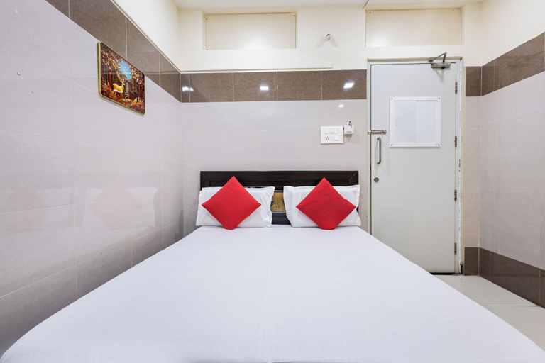 Room 2, Sapthami Luxury Rooms, Guntur
