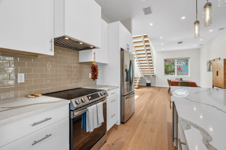 Private kitchen 5, Paradise Grove 3 Bedroom Home, Sarasota
