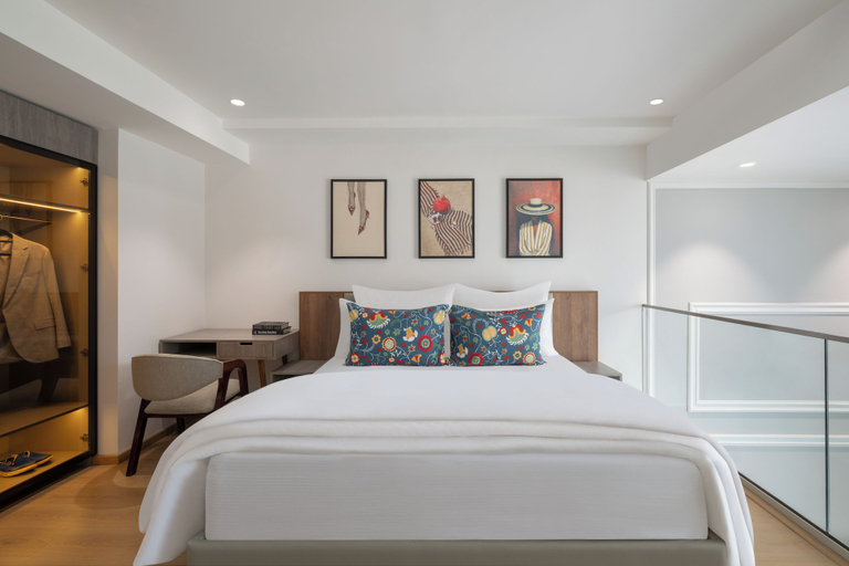 Room 3, ONE Atmosphere Suites - Corner Walk, Gurgaon