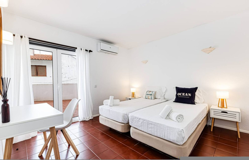 Room 4, Azure Carvoeiro Sea View Central Location, Lagoa