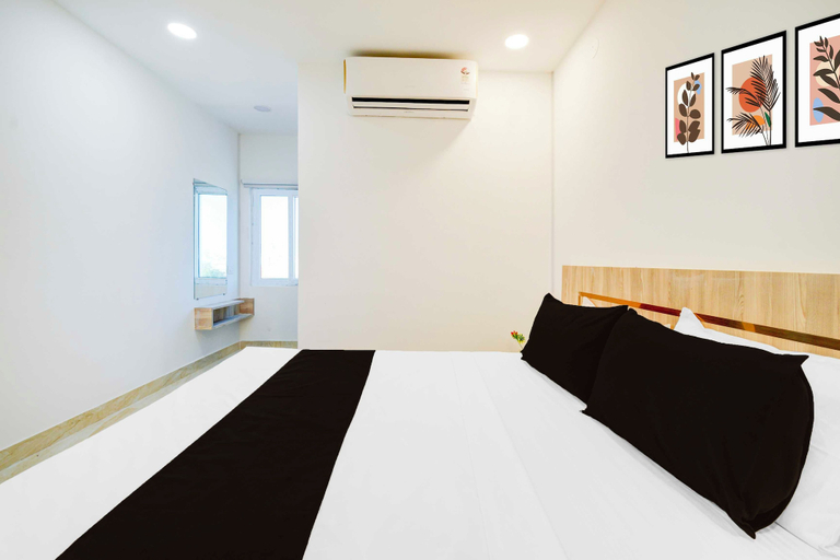 Room 4, Townhouse Oak LB Nagar Metro Station, Ranga Reddy