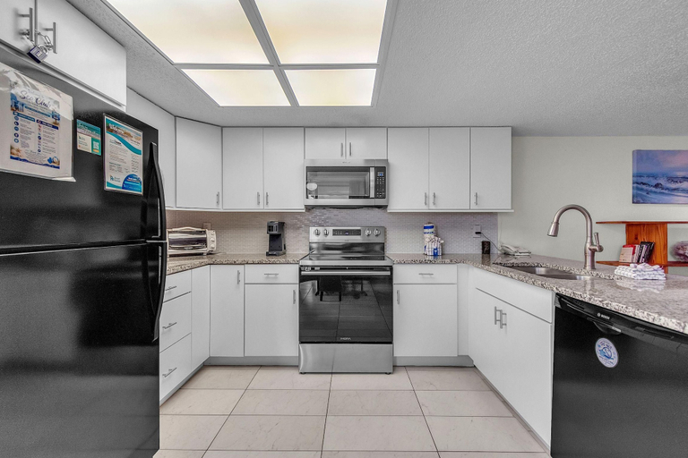Private kitchen 2, Sea Club #43 - The Shore Thing, Pinellas