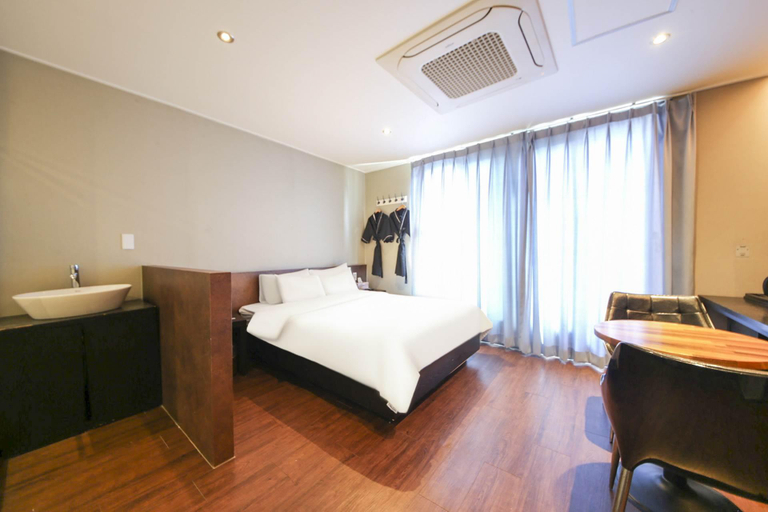 Bedroom 4, Jinju Hotel Seven, Jinju