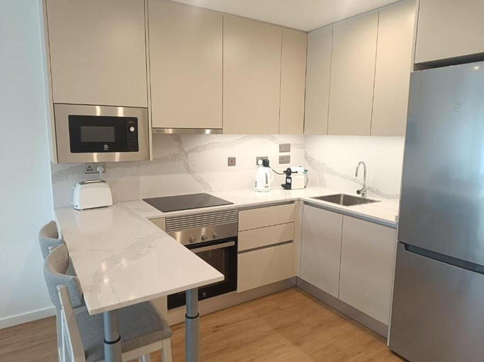 Private kitchen 3, Executive Suite with Swimming Pool & Gym, Gibraltar