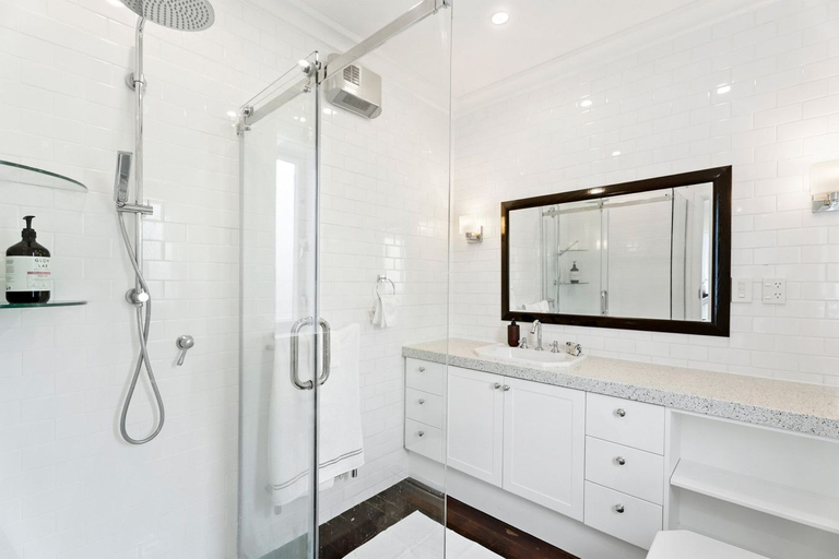 Bathroom 2, The Rose COttage, Waitakere