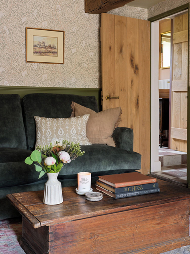 Living area 2, Charming Two BD Cottage in Malmesbury, Wiltshire