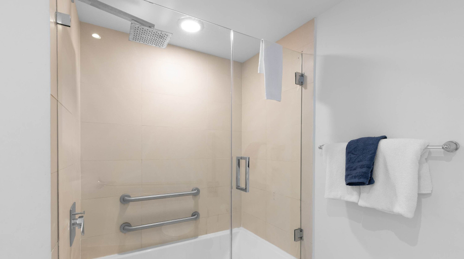 Room 4, Ocean Views - Balcony Resort Pool Paradise, Broward