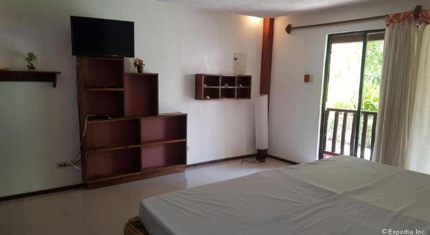 Bedroom 1, Cooper's Beach Resort, Puerto Princesa City