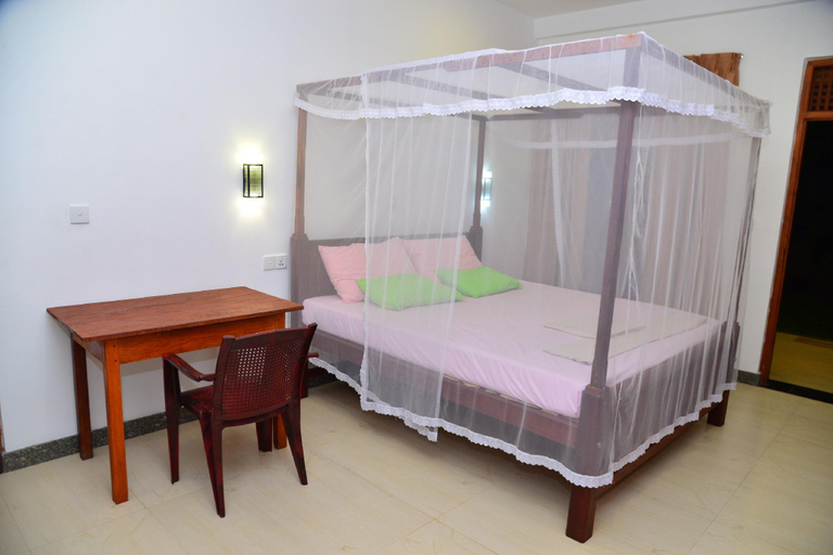 Bedroom 2, Villa Wanderlust, Hikkaduwa