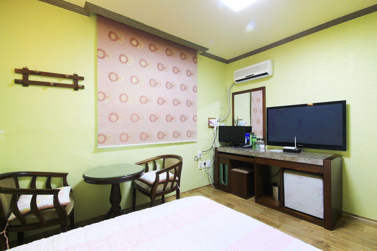 Bedroom 4, Yeosu Living, Yeosu