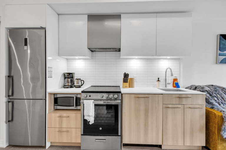 Private kitchen, Downtown Suites Near Eaton Centre, Toronto
