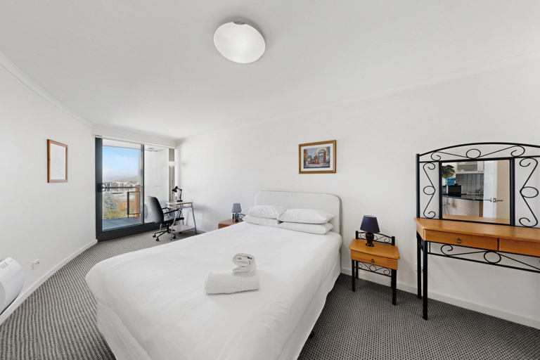 Room 5, Top Floor Braddon Sunset Views to Black Mountain, Canberra