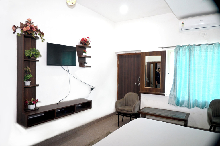 Room 4, Mahendra Home Stay, Faizabad