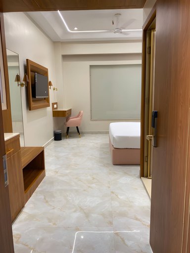 Room 4, Aliste Hotel Prem Mandir Vrindavan, Mathura