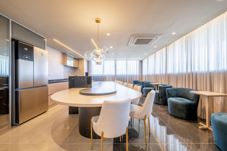 Dining 5, Skyline by LikeHome, Porto Alegre