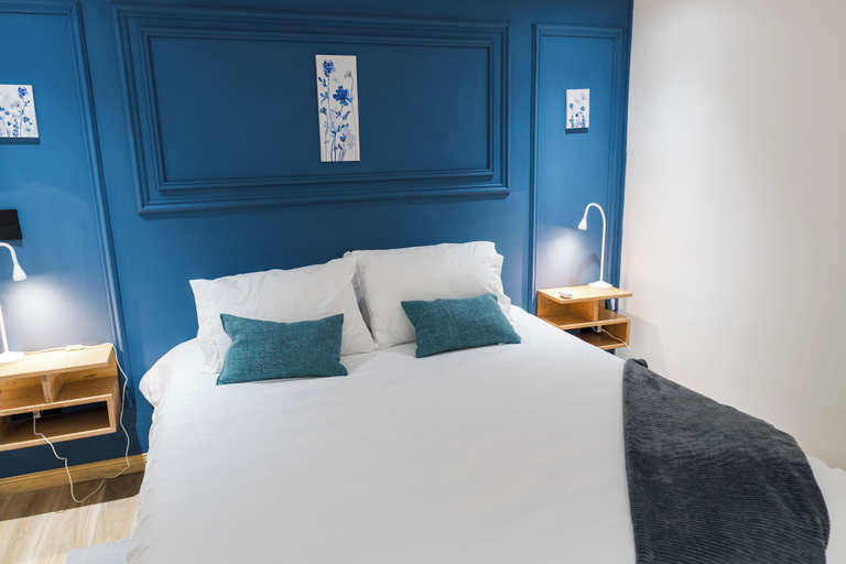 Room 2, Hotel 664, Medellín