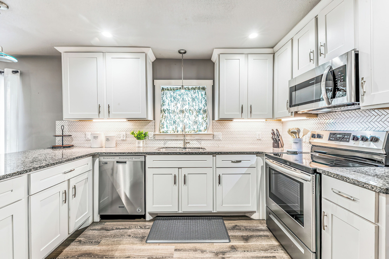 Private kitchen 3, Gruene Road Cottage, Comal