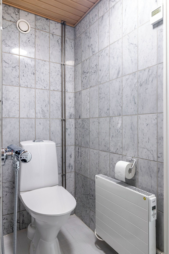 Bathroom 2, 1BR Downtown Apt with Sauna & Balcony, Päijänne Tavastia