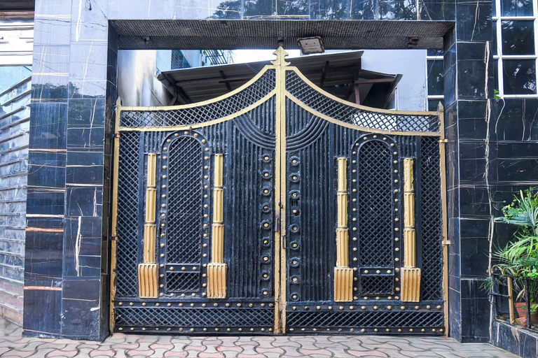 Exterior detail 5, Townhouse Parkstreet FormerlyHotel Royal, Kolkata