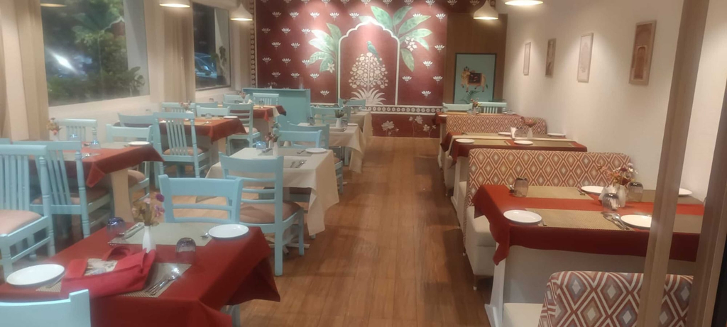 Dining 5, Hotel Utsav & Resto Cafe, Dehradun